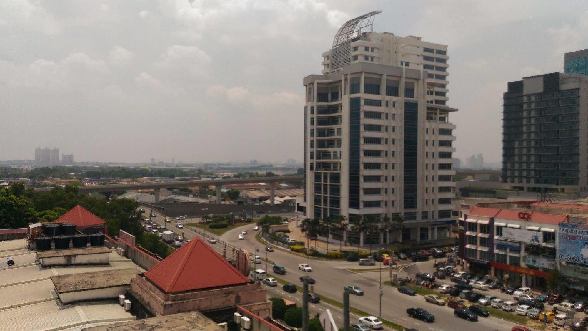 Hotel Sri Puchong Sdn Bhd Ngoại thất bức ảnh